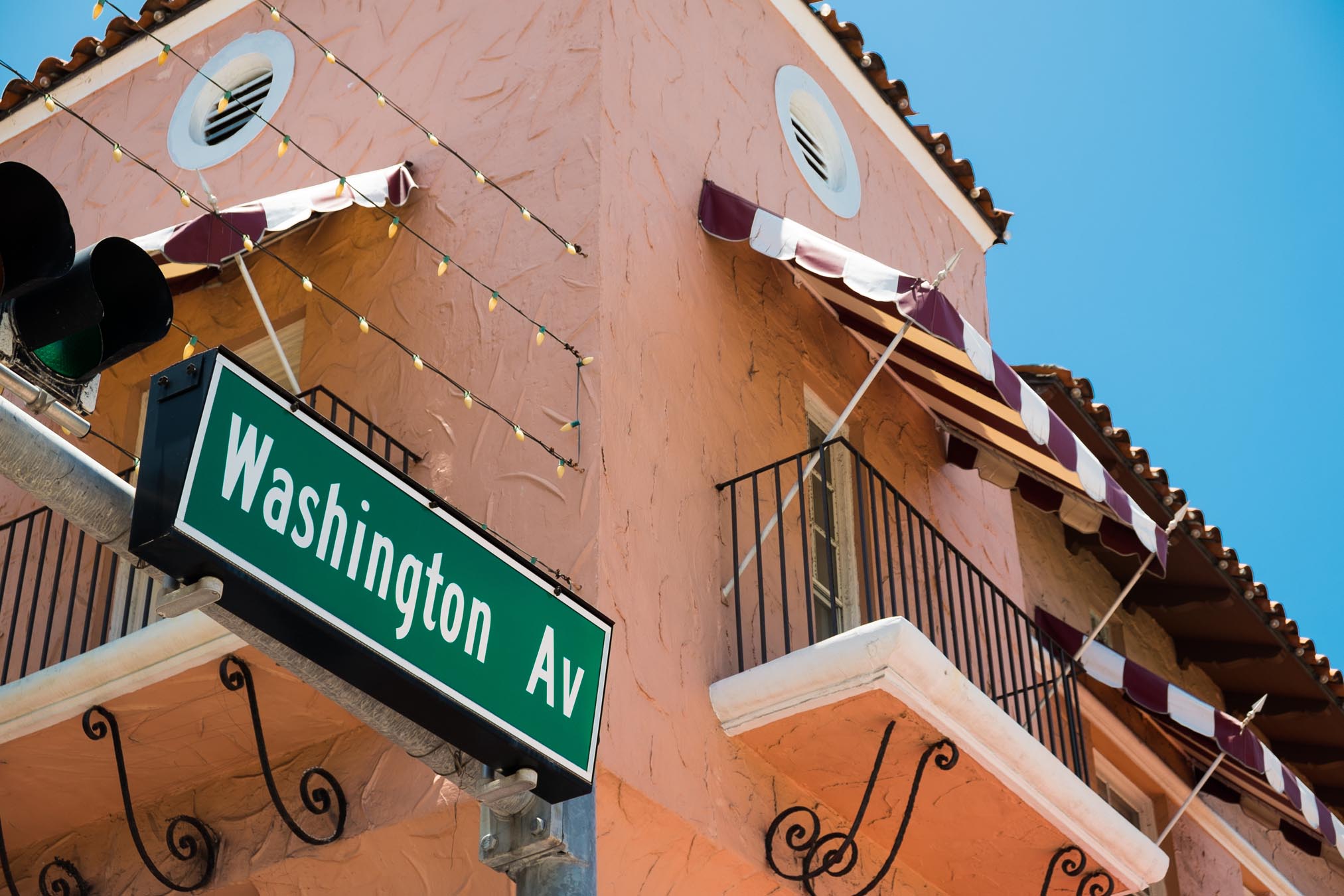 Washington Ave Sign